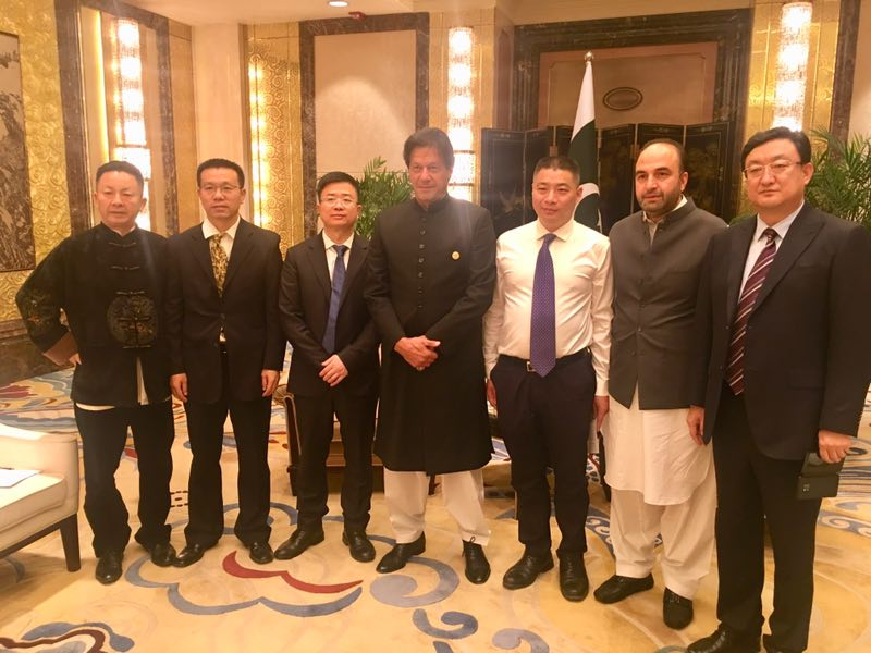 会见巴基斯坦总理伊姆兰·汗.png