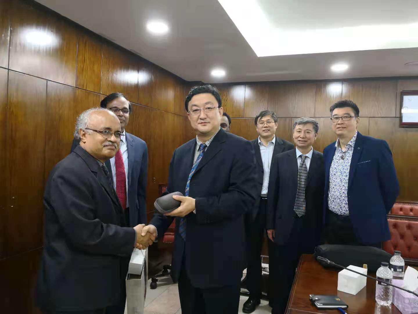 会见孟加拉国劳工部部长.jpg