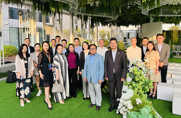 2023年11月，应世界自然基金会邀请，王立社主任出席在深圳举办的《创行者行动》活动改.jpg